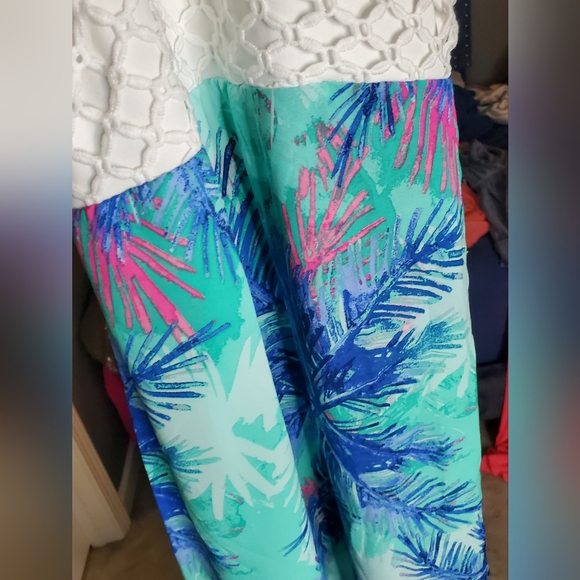 White Lace Halter Top with Tropical Print Skirt - Picture 5 of 6